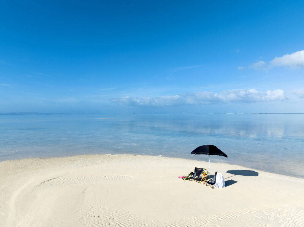 Lomani Island Resort sandbar picnic